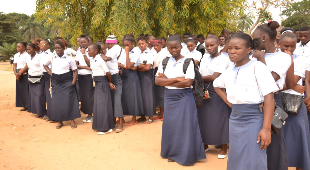 eleves-filles-1024x560 Education